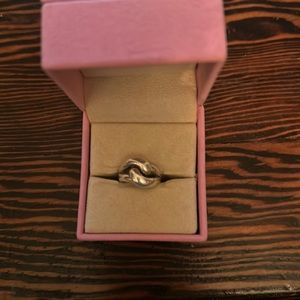 James Avery Sterling Silver Love Knot Ring Approximately size 5-5 1/4